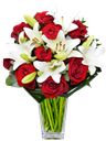 Bouquet di rose rosse e lilium bianchi